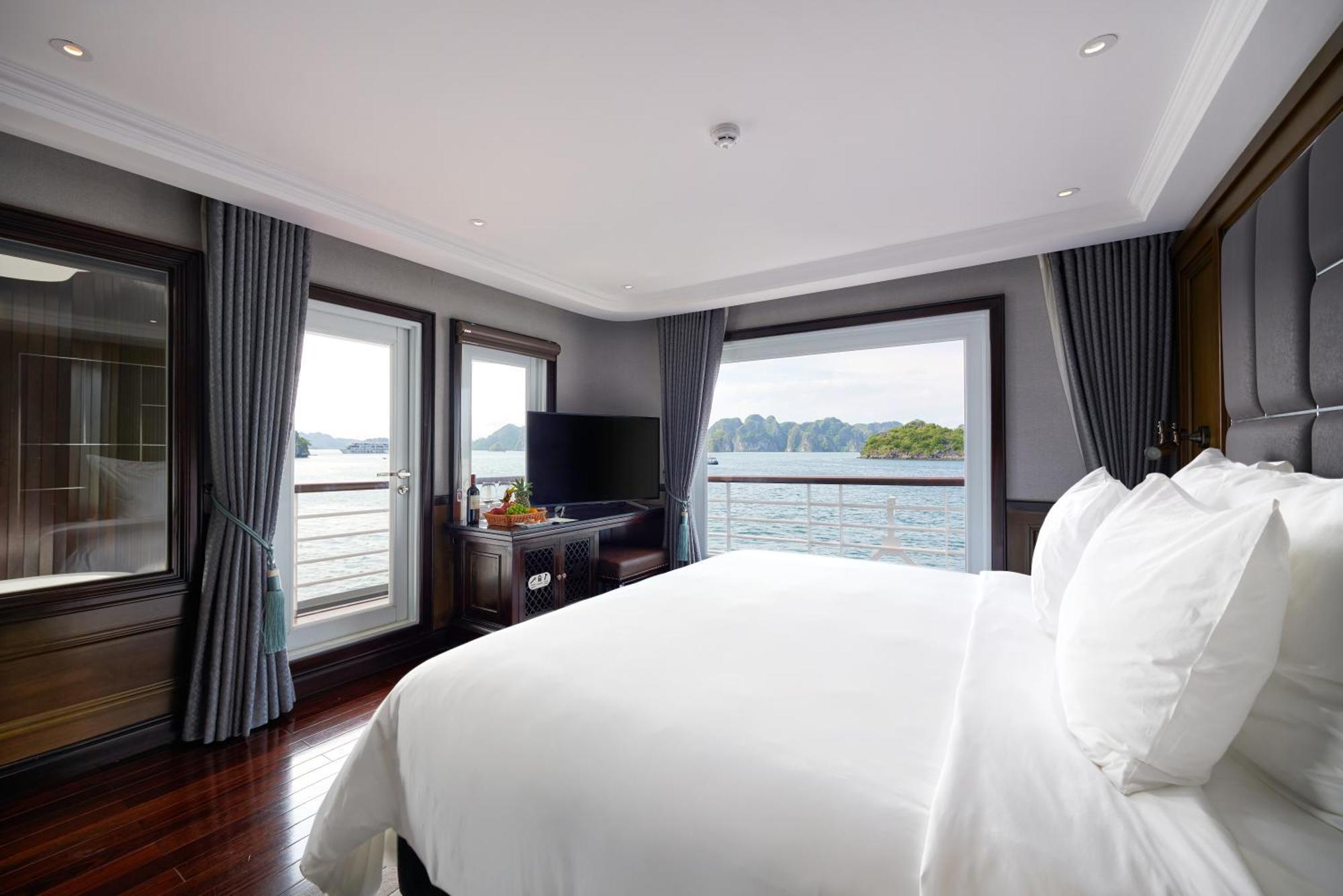พาราไดซ์ แกรนด์ ครูซ - อ่าวลานฮา Hotel ฮาลอง ภายนอก รูปภาพ