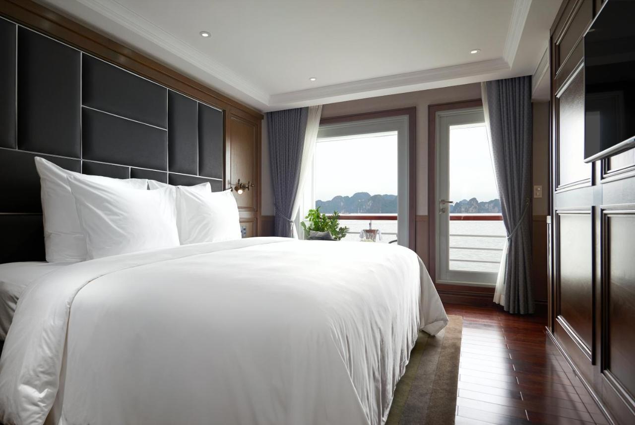 พาราไดซ์ แกรนด์ ครูซ - อ่าวลานฮา Hotel ฮาลอง ภายนอก รูปภาพ
